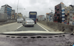 Video: Hú hồn trước pha dừng đón, trả khách trên đường vành đai 3 của xe khách