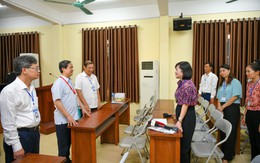Bộ trưởng Nguyễn Kim Sơn kiểm tra điểm thi ở Hưng Yên