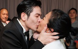 Cuộc tình kỳ lạ của nam ca sĩ với nữ quản lý hơn 14 tuổi