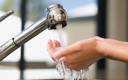 Giá nước ở Hà Nội chính thức tăng, nước sạch sinh hoạt nhóm hộ cư dân có giá cao nhất 27.000 đồng/m3