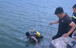 Nghệ An: Tìm kiếm nam sinh đuối nước thương tâm
