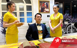 Nhà hàng ở TPHCM nhận 'gạch đá' vì phục vụ đút thức ăn, lau miệng cho khách