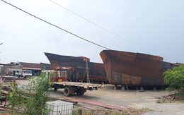 Đột nhập, chứng kiến những điều thú vị trong xưởng đóng tàu lớn nhất trên sông Ninh Cơ - Nam Định
