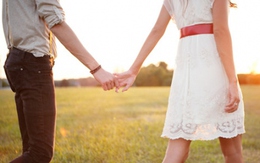 Mới cưới, vợ nằng nặc đòi ly hôn để đến với “phi công trẻ”