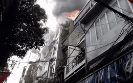 Video: Ba người tử vong thương tâm trong ngôi nhà cháy ở Hà Nội