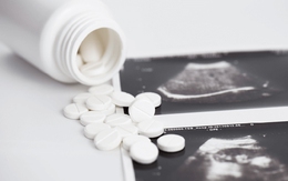 Tự uống thuốc phá thai tại nhà, cô gái 19 tuổi suýt mất mạng