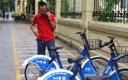 Dùng xe đạp công cộng tẹt ga, người dân chỉ phải trả tiền bằng một cốc trà đá tại Hà Nội