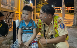Cảnh sát kịp thời giúp cháu bé đi lạc trong đêm tìm được người thân