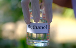 Cảnh giác với rượu có methanol - uống một ly dễ đi một đời!