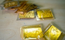 Giá vàng hôm nay 30/8: Vàng nhẫn tăng giá dữ dội, SJC vượt mốc 68 triệu/lượng