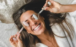 5 mẹo giúp mặt giảm sưng sau khi thức dậy