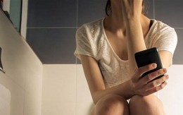 Thói quen xấu khi đi vệ sinh gây hại sức khỏe