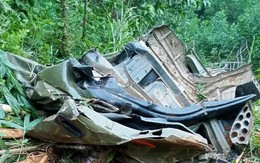Xe tải lao xuống vực ở Quảng Ngãi, tài xế tử vong trong cabin