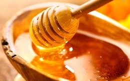 Có nên dùng mật ong để tẩy lông chân?