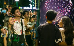 Pháo hoa rực sáng trên bầu trời TPHCM mừng Quốc khánh 2/9