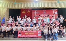 Cộng đồng Nha khoa Việt trao tặng nhiều phần quà ý nghĩa “Cùng em đến trường”