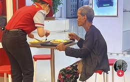 Cụ bà bán vé số vào gọi món, hành động của nhân viên quán hút hơn 5 triệu lượt theo dõi