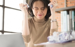 Nhà hàng xóm vui Tết khiến nhà tôi phải "hứng chịu" hậu quả đến tận nửa đêm