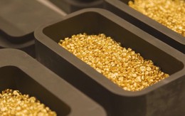 Nghề 'độc' kiếm bộn tiền: Nấu chảy rác thải để lấy hàng tấn vàng