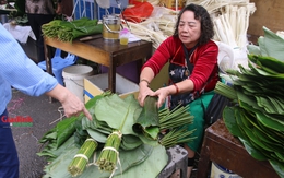 Chợ lá dong lâu đời nhất Thủ đô nhộn nhịp ngày giáp Tết