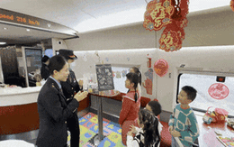Chuyến tàu về quê ăn Tết chưa từng có tại Trung Quốc: Chỉ tiếp hành khách nhỏ tuổi, khiến nhiều người ấm lòng những ngày hồi hương