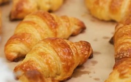 Trổ tài làm bánh croissant thơm ngon tại nhà