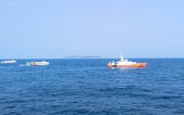 Chìm sà lan ở biển Quảng Ngãi: Vớt được 4 thi thể, đang dùng flycam, thợ lặn tìm người mất tích