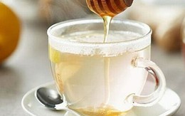 Pha mật ong với nước ấm, tỷ lệ bao nhiêu là vừa?