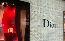 Dior mua túi từ thầu phụ 1,4 triệu, bán giá gần 70 triệu?