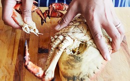 Hướng dẫn cách bóc thịt cua biển đơn giản, lấy được hết thịt cua