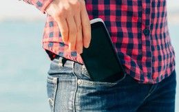 Suy giảm chất lượng tinh trùng vì thói quen để điện thoại trong túi quần