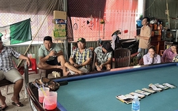 Tụ tập ở quán cà phê để đánh bạc qua mạng với nhà cái tại Campuchia