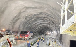 Cận cảnh thi công hầm xuyên núi dài nhất dự án cao tốc Bắc Nam
