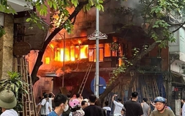 Hà Nội: Cháy lớn tại quán cà phê trên phố Hàng Vải