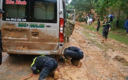 9 người tử vong trong vụ sạt lở vùi lấp xe khách ở Hà Giang
