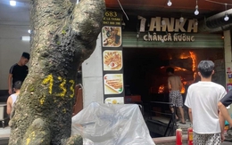 Hà Nội: Quán ăn trên phố Đê La Thành bất ngờ bốc cháy