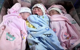 Sản phụ 40 tuổi ở Kon Tum mang thai hiếm gặp, 3 em bé may mắn chào đời khỏe mạnh