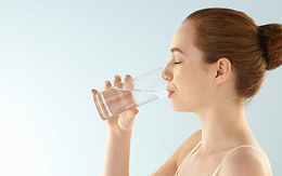Uống nước có làm giảm huyết áp không?