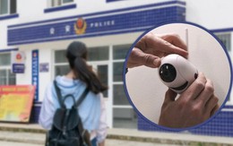 Cô gái 20 tuổi tố cáo cha mẹ quái đản lắp camera quay lén trong phòng ngủ