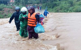 Bão số 4 suy yếu nhưng vẫn gây mưa lớn, nguy cơ lũ quét và sạt lở ở miền Trung