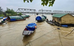 Xóm vạn chài trên sông Lam: Bấp bênh mùa lũ