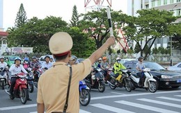 Được vượt đèn đỏ ở trường hợp này, người dân ‘không lo’ bị phạt