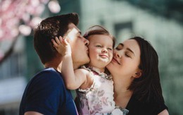 Những đứa trẻ 'ít được ôm ấp' khi lớn lên có thực sự độc lập hơn không?: Câu trả lời sẽ khiến bạn phải khóc! 