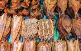 Cách bảo quản cá khô được lâu mà không bị mốc, ngày mưa bão tiện dùng