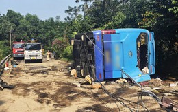 Lào Cai: Lật xe khách tuyến Nghĩa Lộ - Mỹ Đình, nhiều người thương vong