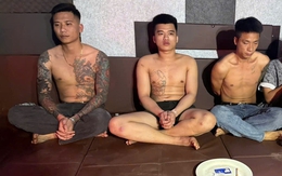 Đột kích quán karaoke “chui” ở Hà Nội, bắt quả tang nhóm “bay lắc” xuyên đêm