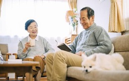 Muốn tuổi già an yên, cha mẹ tuyệt đối tránh đưa con 2 loại tiền này dù lương hưu cao đến đâu