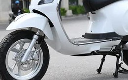 Xe máy điện giá 16,5 triệu đồng ở Việt Nam đẹp tựa Vespa, có smartkey chống trộm, pin bền, rẻ hơn Vision, xe số Wave Alpha