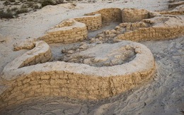 “Pháo đài ma” 3.500 tuổi hiện hình giữa sa mạc