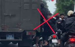 Xử phạt nhóm thanh niên 'đầu trần', đu bám theo xe chở phạm nhân ở Hà Nội